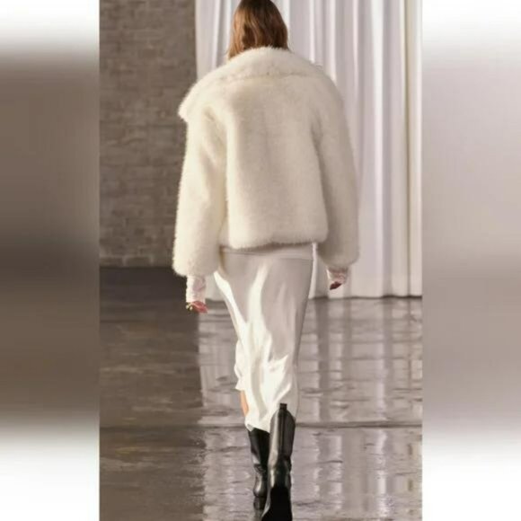 ZARA SHORT FAUX FUR JACKET ZW COLLECTION - Picture 6 of 10